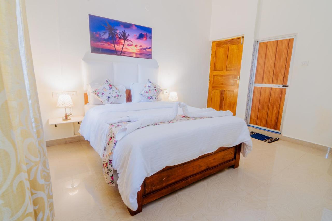 White House In Goa, Truly Amazing Experience Bed & Breakfast Saligao Exterior photo